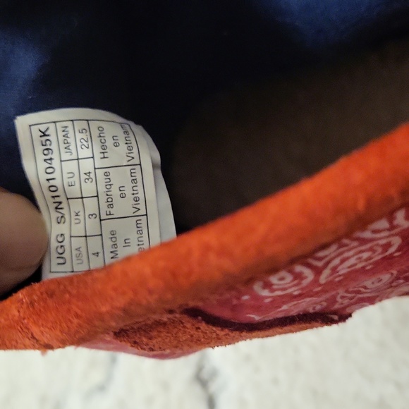 DEAL! UGGS Kaelou Bandana Red suede boots sz 4 - Picture 10 of 10